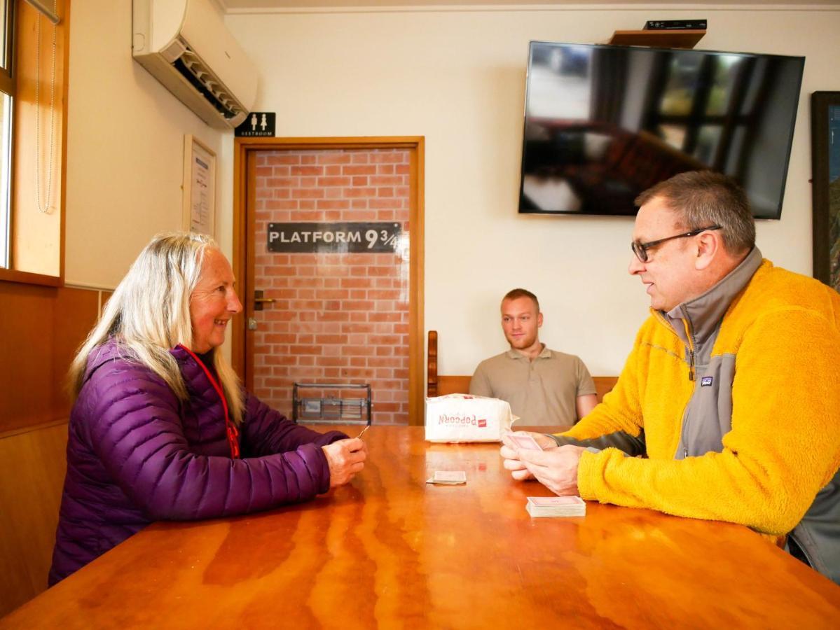Хостел Wanaka Backpackers Bothy Экстерьер фото