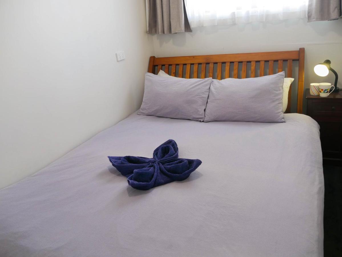 Хостел Wanaka Backpackers Bothy Экстерьер фото