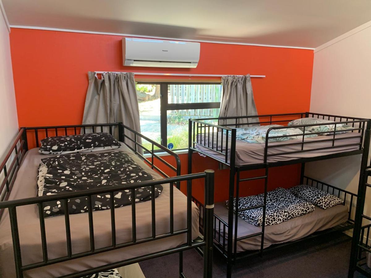 Хостел Wanaka Backpackers Bothy Экстерьер фото
